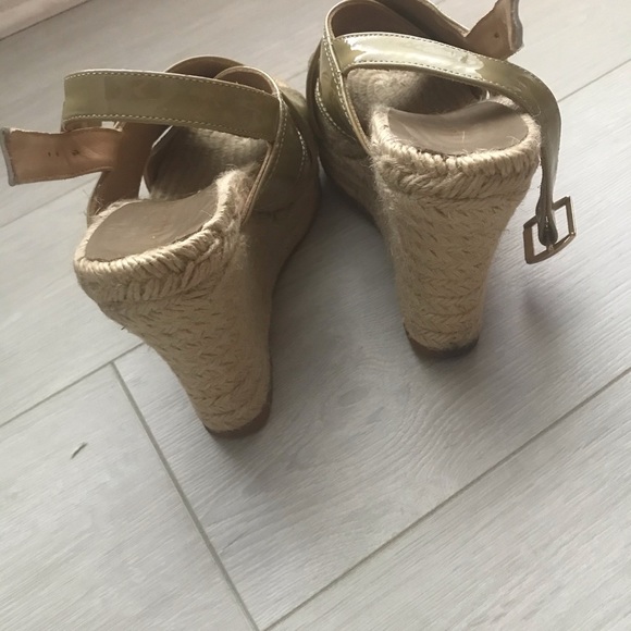 Sandals - Picture 3 of 4